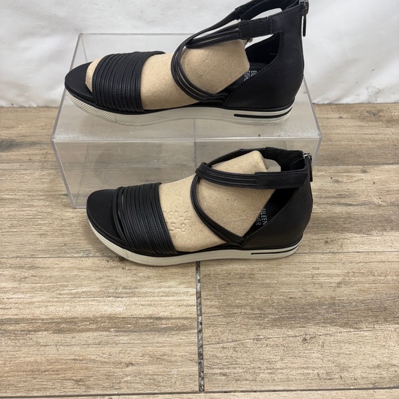 Eileen Fisher Womens Black Suede Strappy Comfort Sandals‎ Size 7 - Picture 2 of 9